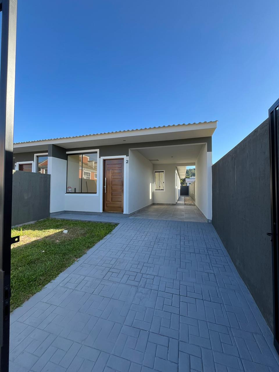 CASA GEMINADA COM 03 DORMITÓRIOS