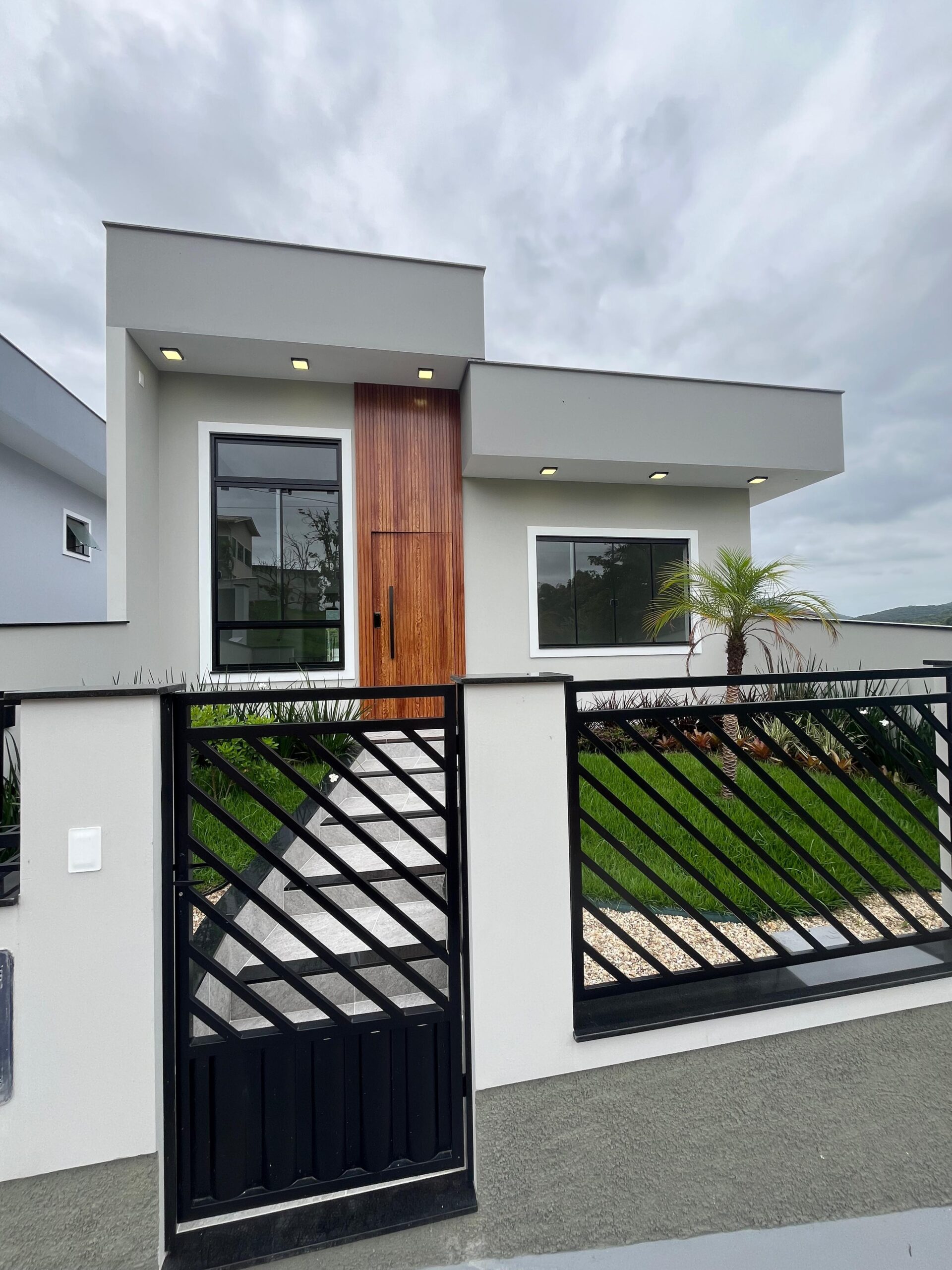 176m² com 04 dormitórios