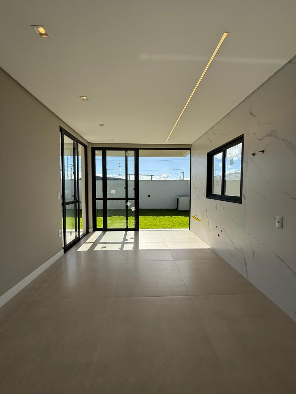 Foto 7 de CONFORTÁVEL, MUITA ILUMINAÇÃO NATURAL & ÓTIMO ESPAÇO DE TERRENO