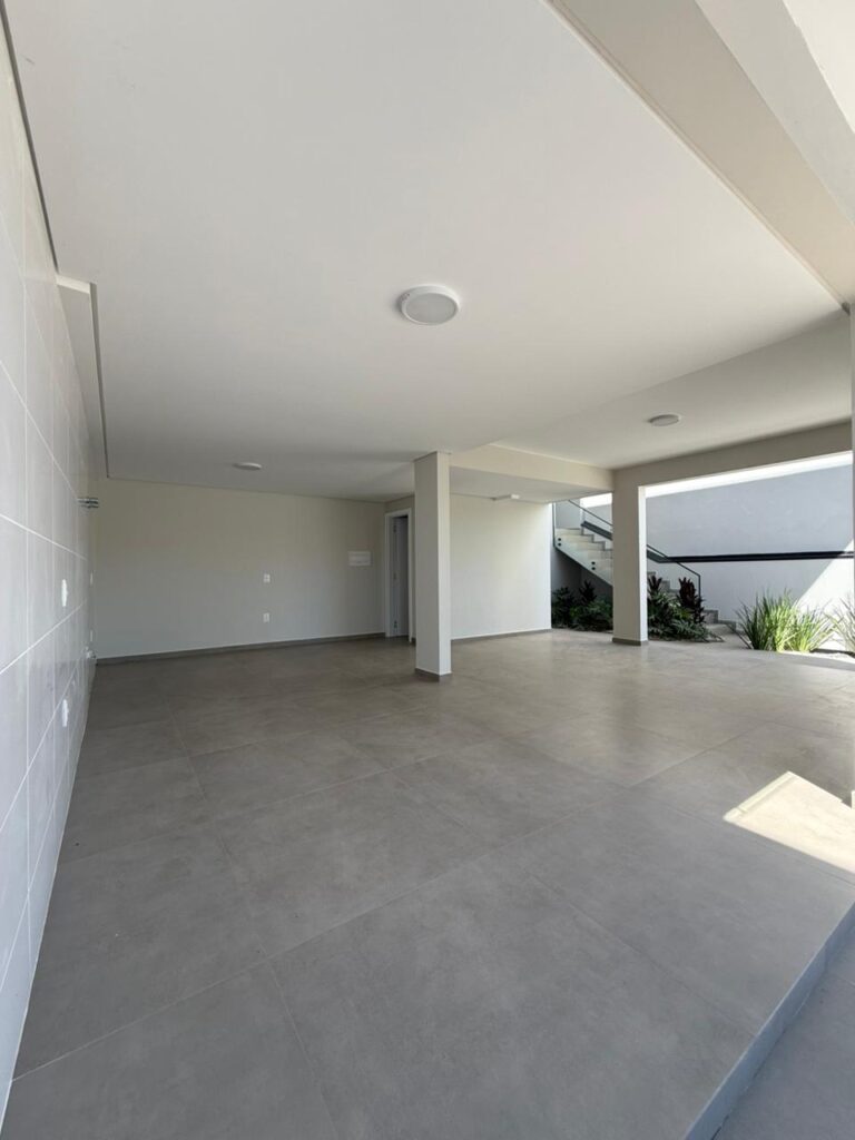 Foto 8 de Casa com espaço de porão versátil