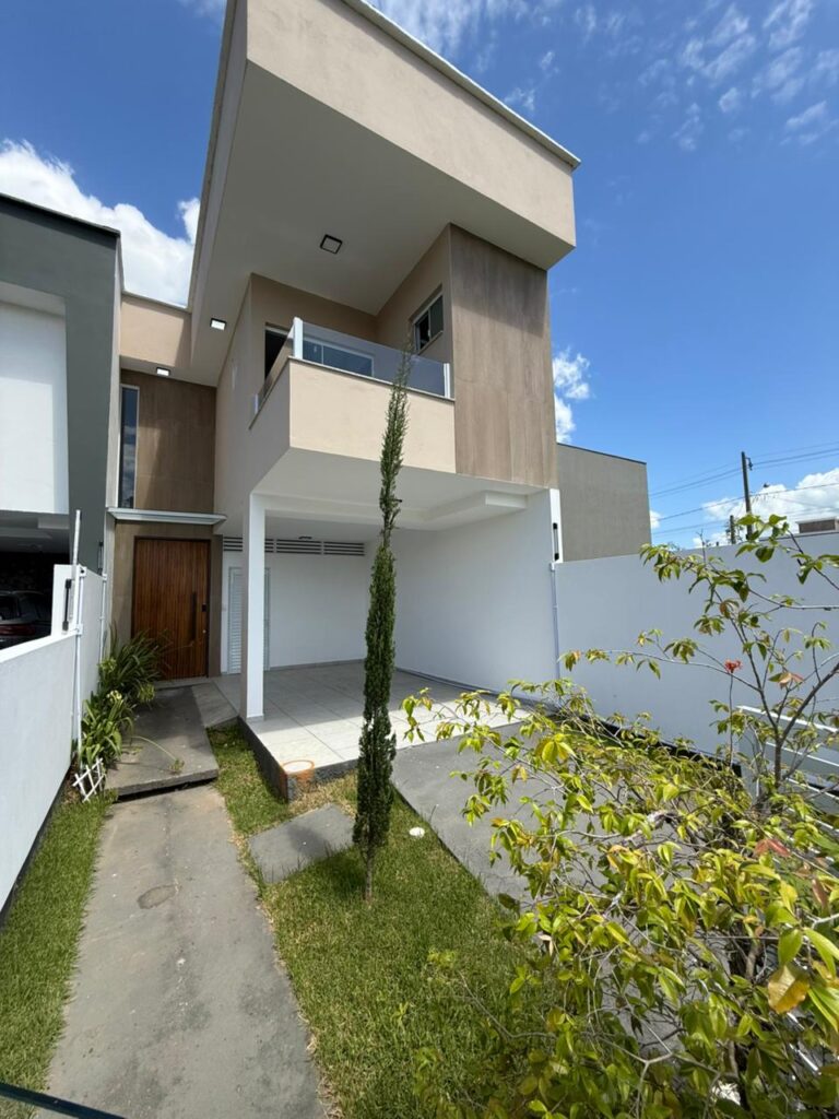 SEMI-MOBILIADO COM 02 SUÍTES