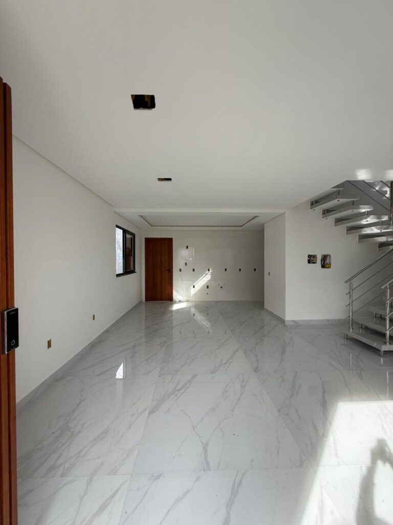 Foto 6 de CASA COM MUITO ESPAÇO DE TERRENO