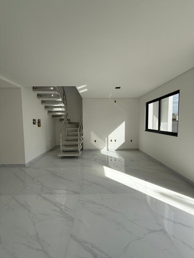 Foto 10 de CASA COM MUITO ESPAÇO DE TERRENO