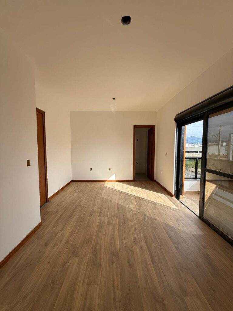 Foto 11 de CASA COM MUITO ESPAÇO DE TERRENO
