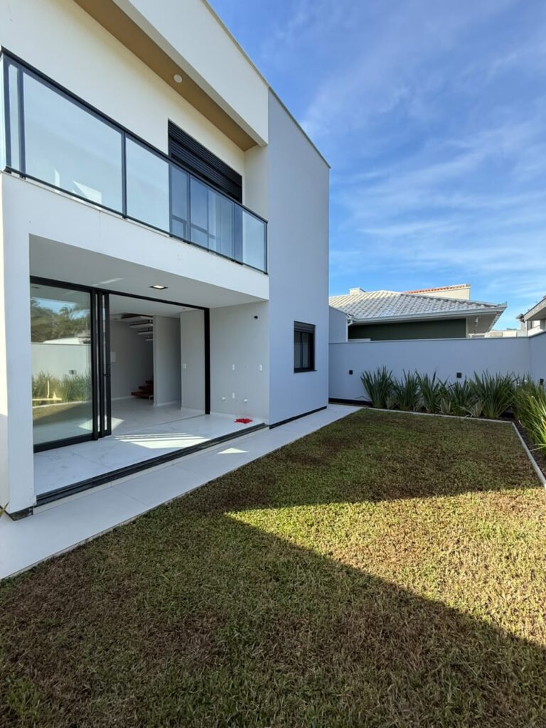 Foto 12 de CASA COM ESCRITÓRIO PRIVATIVO