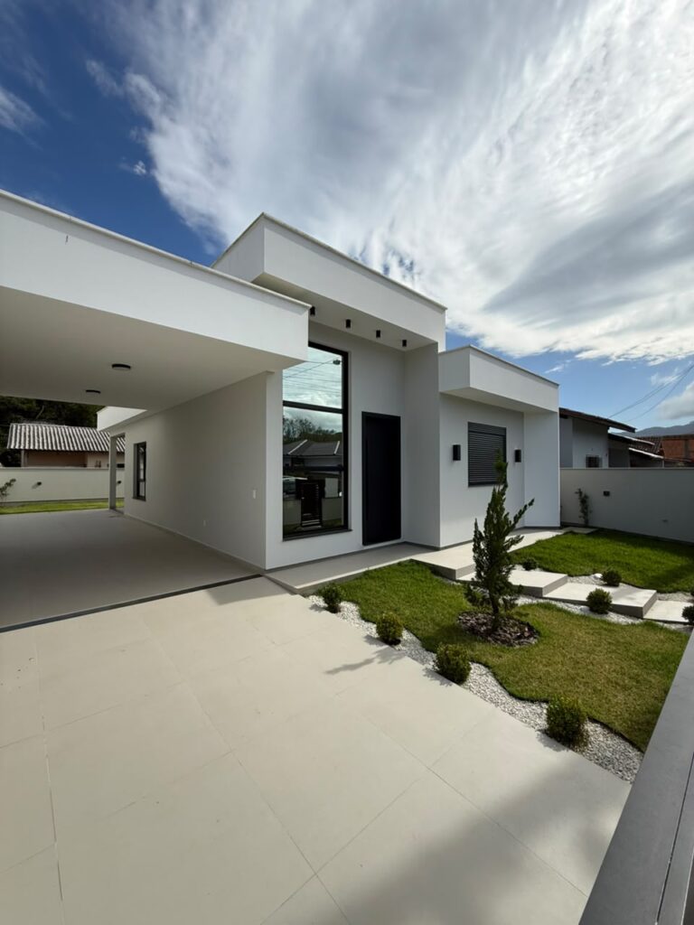 Foto 1 de CASA COM ÓTIMO ESPAÇO DE TERRENO