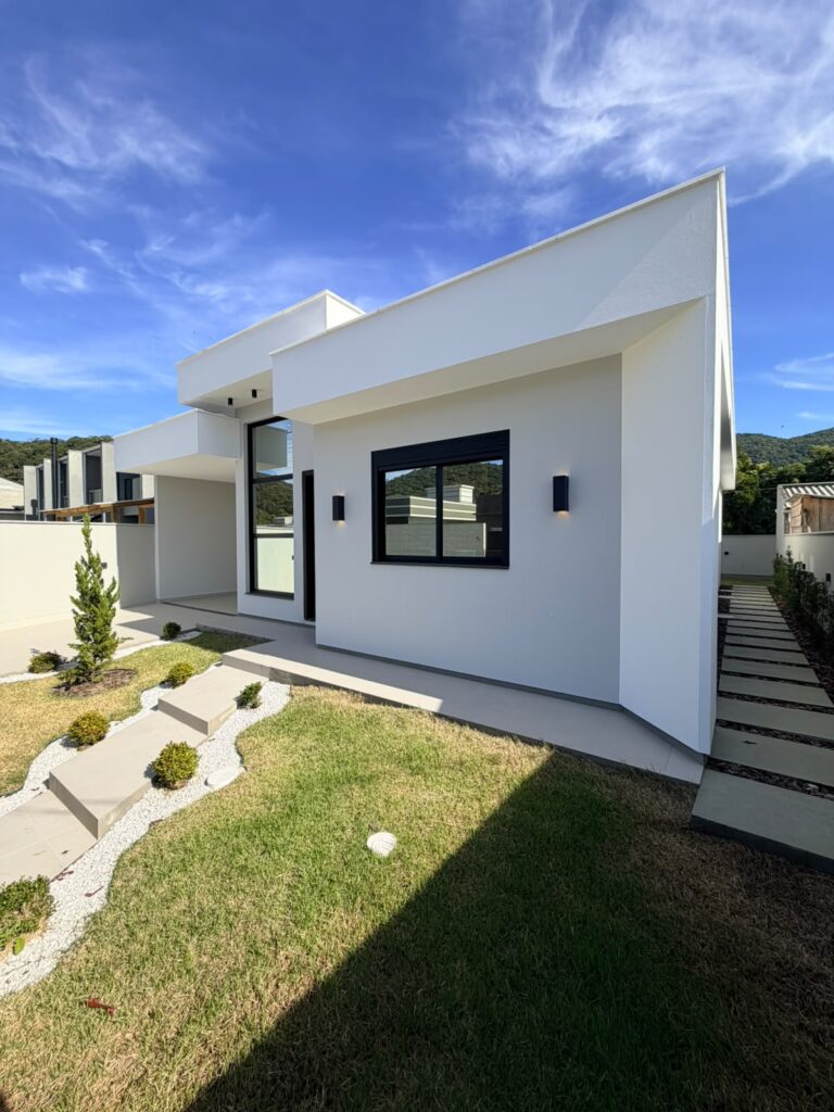 Foto 2 de CASA COM ESPAÇO DE TERRENO