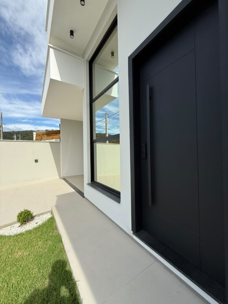 Foto 3 de CASA COM ÓTIMO ESPAÇO DE TERRENO