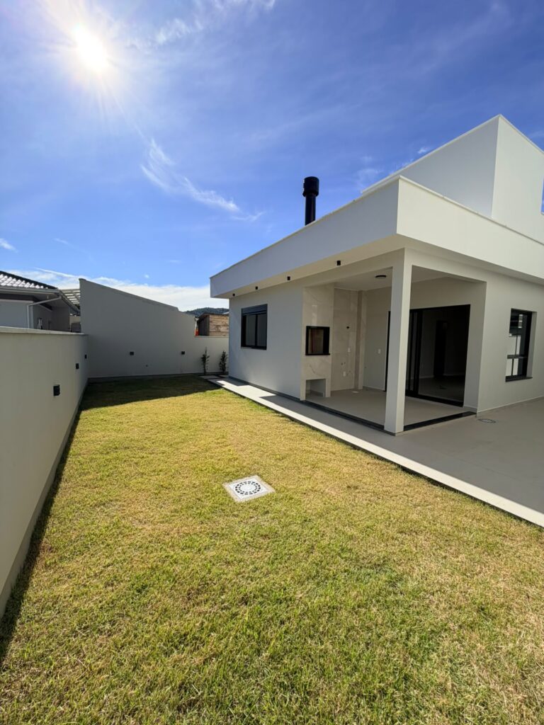Foto 3 de CASA COM ESPAÇO DE TERRENO