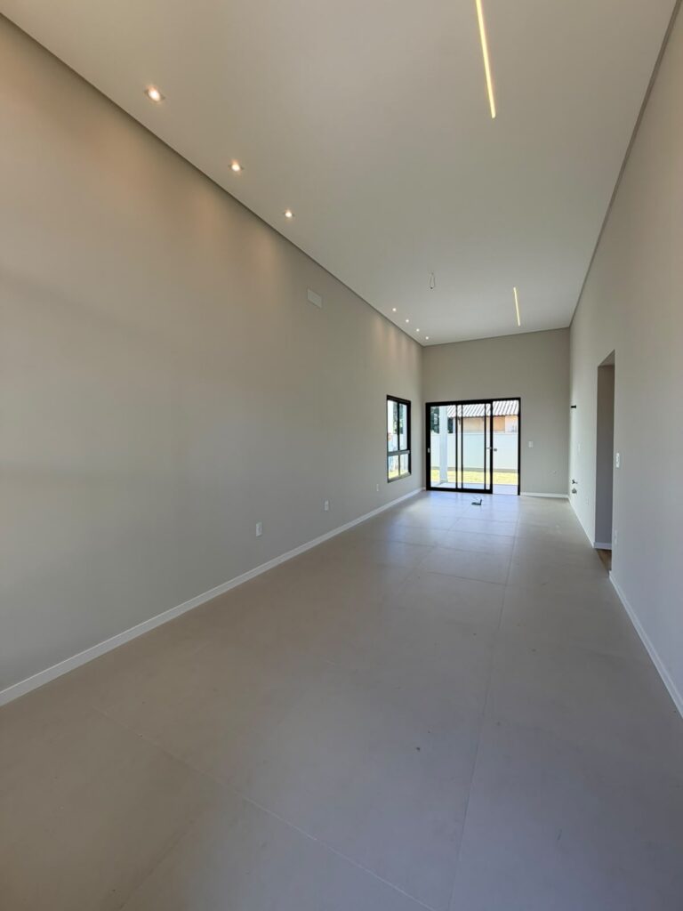 Foto 5 de CASA COM ESPAÇO DE TERRENO