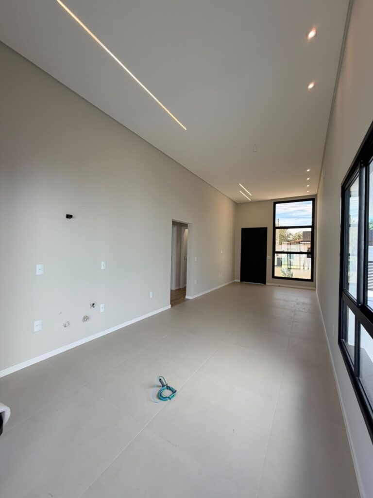 Foto 6 de CASA COM ESPAÇO DE TERRENO