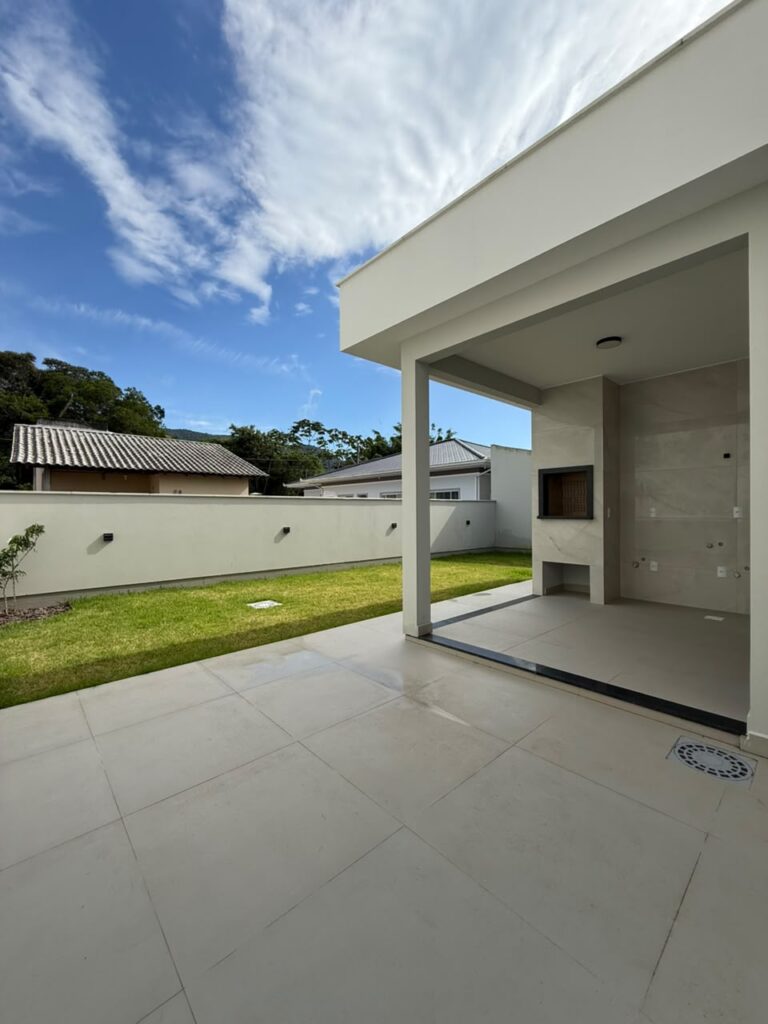 Foto 8 de CASA COM ÓTIMO ESPAÇO DE TERRENO