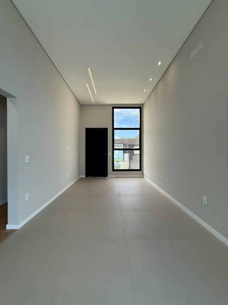 Foto 9 de CASA COM ÓTIMO ESPAÇO DE TERRENO