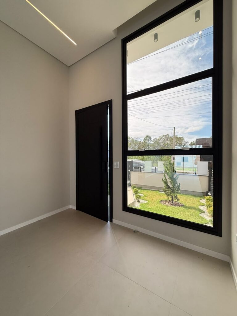 Foto 10 de CASA COM ÓTIMO ESPAÇO DE TERRENO