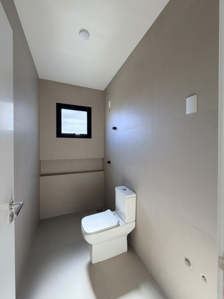 Foto 11 de CASA COM ESPAÇO DE TERRENO