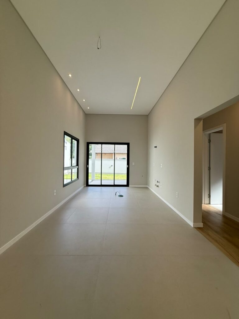 Foto 11 de CASA COM ÓTIMO ESPAÇO DE TERRENO