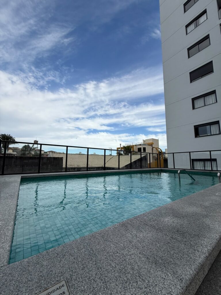 Foto 14 de APARTAMENTO SEMI-MOBILIADO