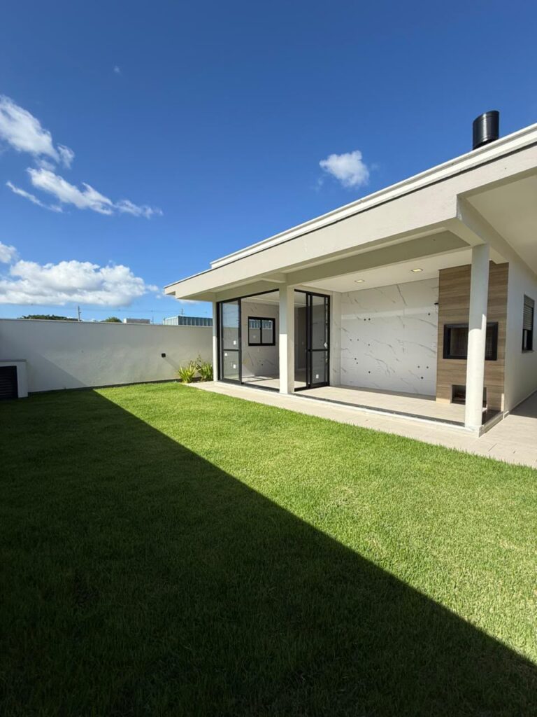Foto 9 de CASA COM ÓTIMO ESPAÇO DE TERRENO