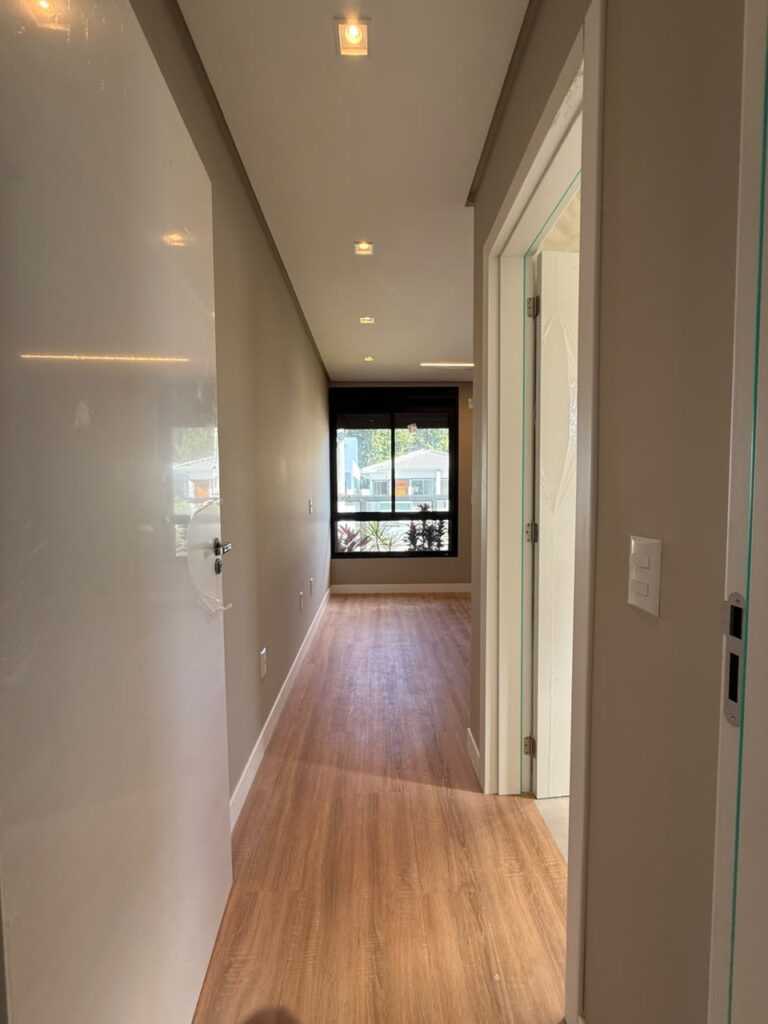 Foto 10 de CASA COM ÓTIMO ESPAÇO DE TERRENO