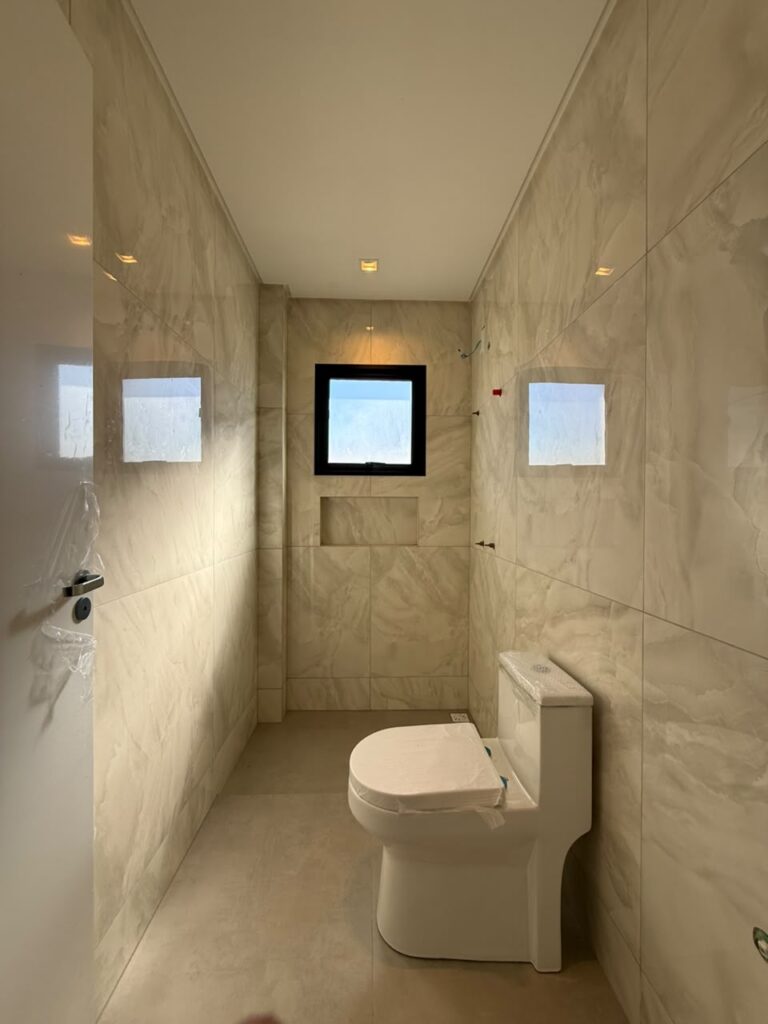 Foto 11 de CASA COM ÓTIMO ESPAÇO DE TERRENO