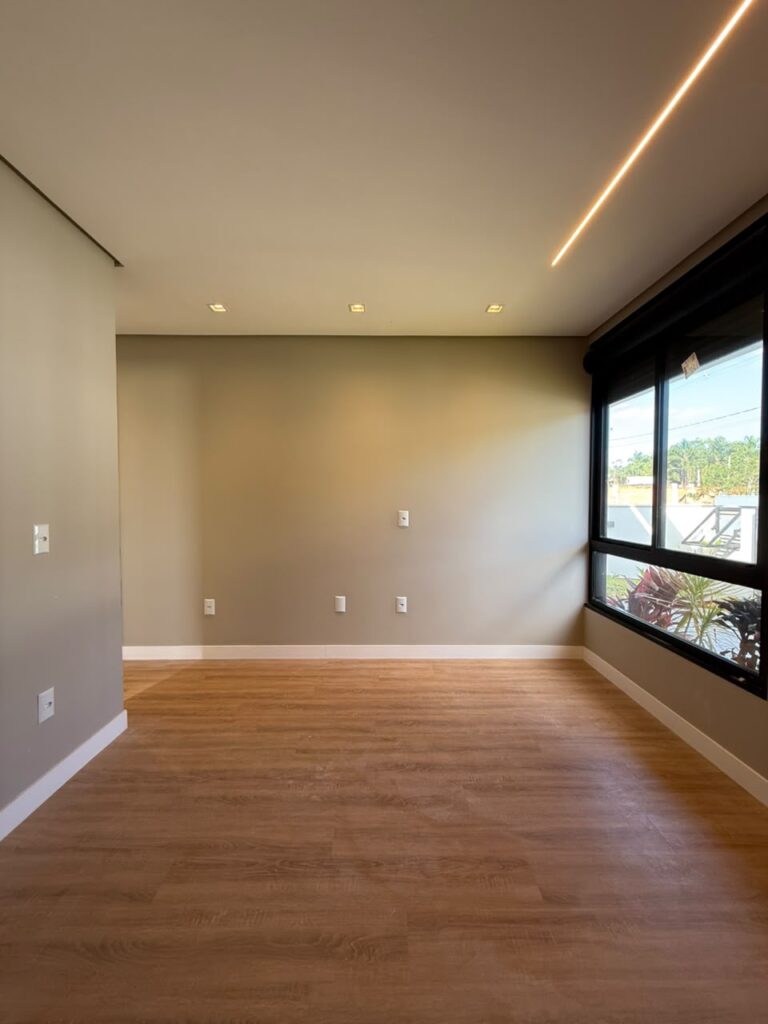Foto 12 de CASA COM ÓTIMO ESPAÇO DE TERRENO