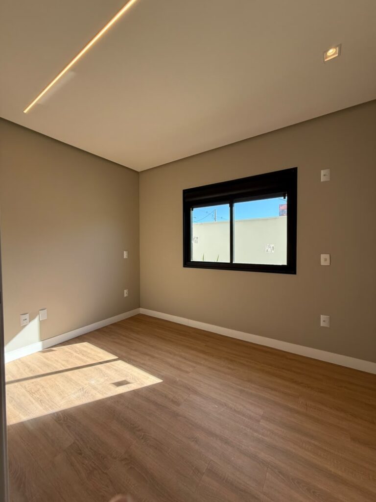 Foto 15 de CASA COM ÓTIMO ESPAÇO DE TERRENO